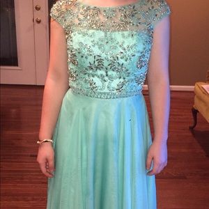 Sherri Hill Mint Green Prom Dress. Size 2